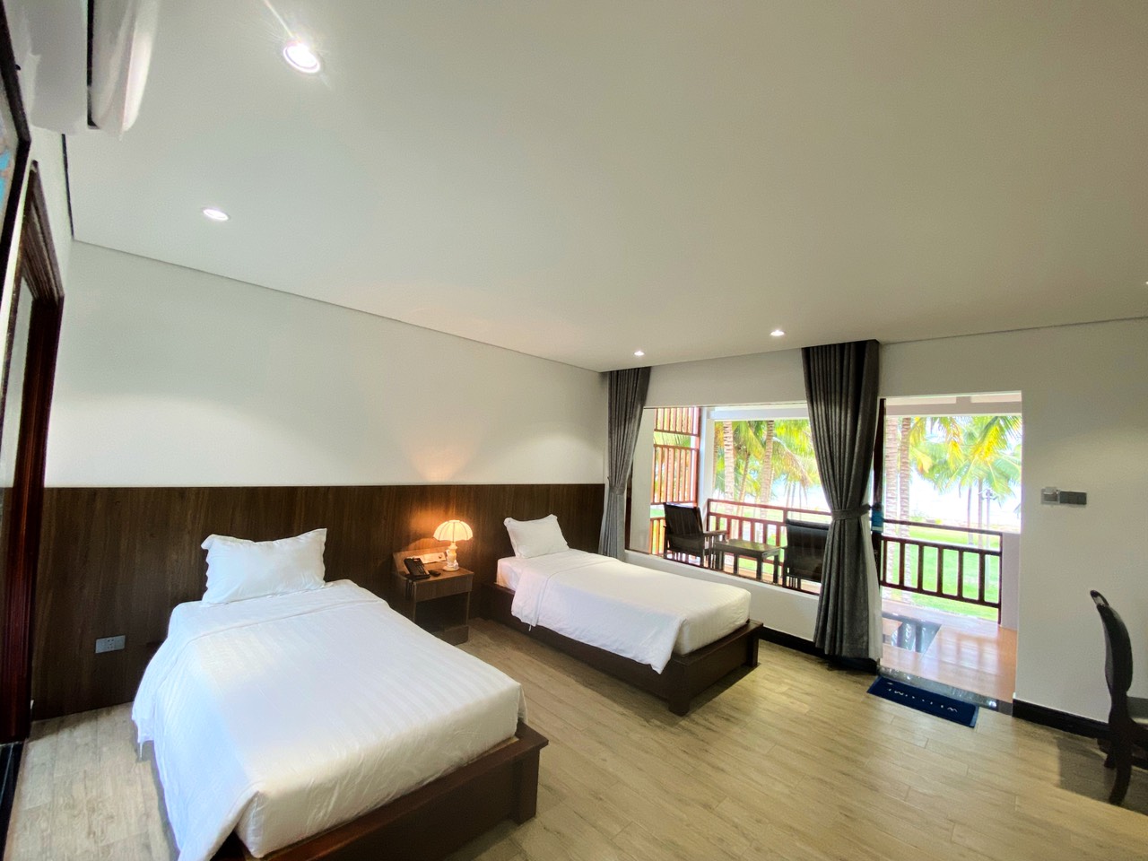 Phòng Beach Front Suite Bungalow